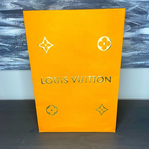 LOUIS VUITTON gold edition gift bag - Picture 1 of 3